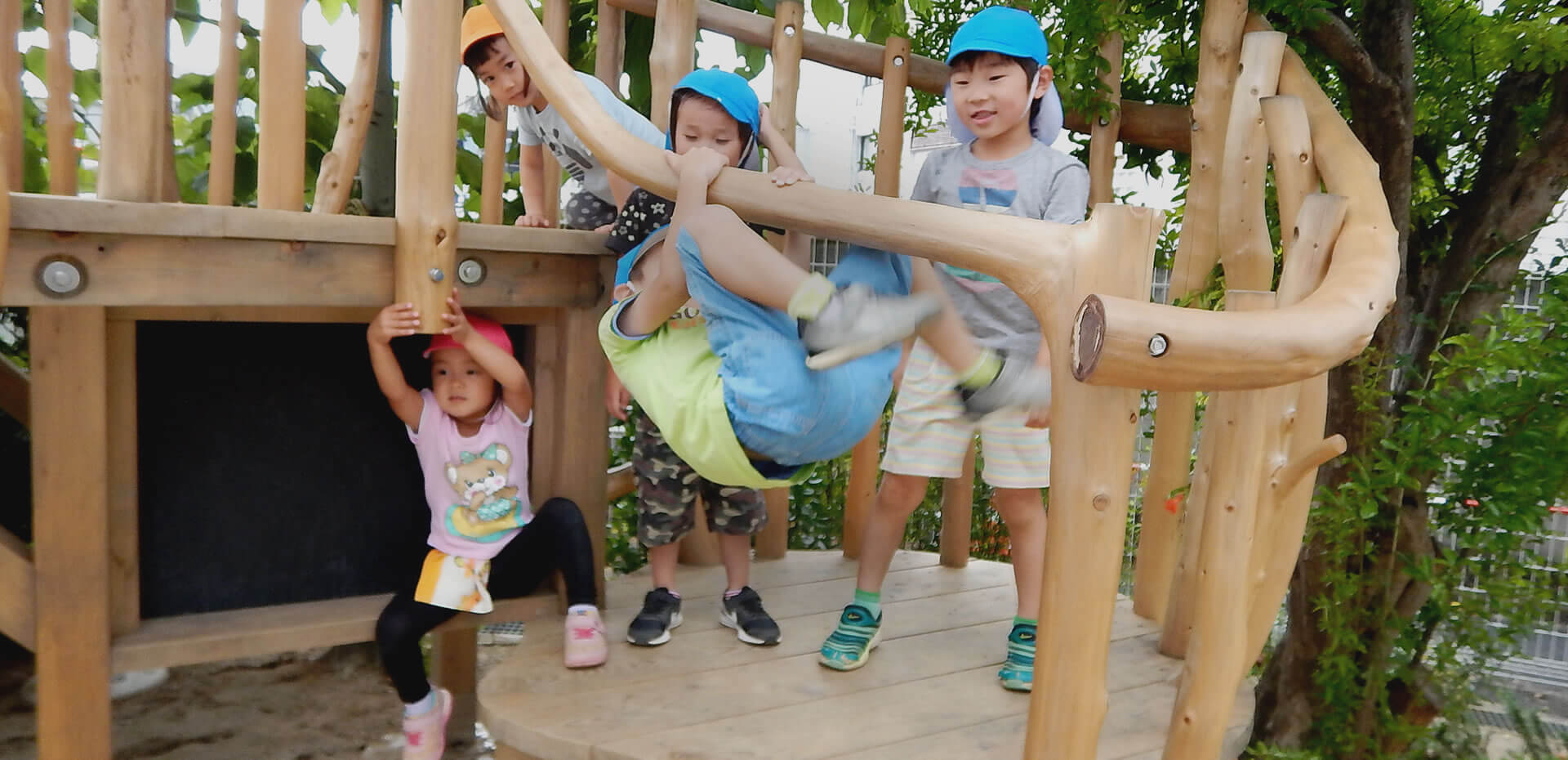 こころが弾む園庭あそび スライド3